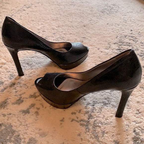 Anne Klein black heels, peep toe, never worn - Picture 2 of 8